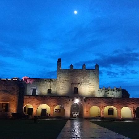 Departamento Sol Y Luna Вальядолид Экстерьер фото